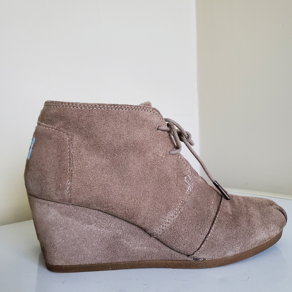 Toms wedge booties - super cute! - Picture 8 of 13